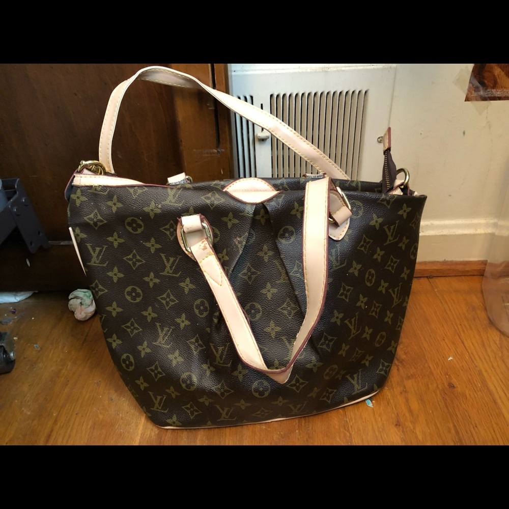 Louis Vuitton Purse